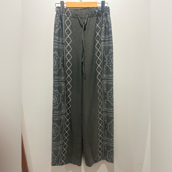 DYNAMITE sz XS grey straight wide leg pants with with draw string waist - Picture 1 of 5